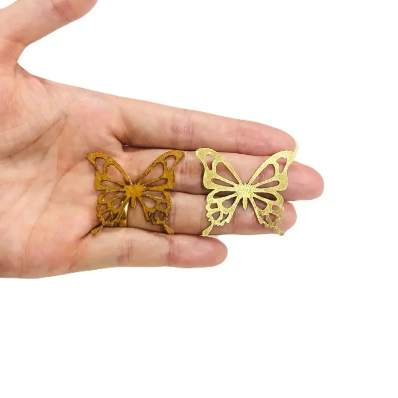 Aplique Borboleta de Lonita Dourada 3,5cm X 4cm - Dourado