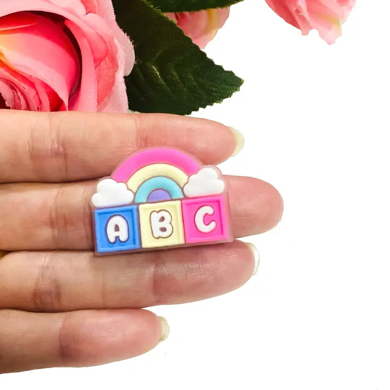 Aplique de Silicone Emborrachado Escolar Arco Iris ABC Colorido Candy 2,5cm X 3,5cm