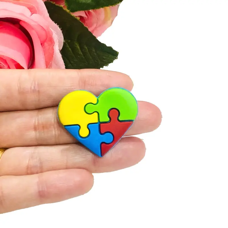 Aplique de Silicone Emborrachado Coração Autismo 3,3cm X 3,5cm - Colorido