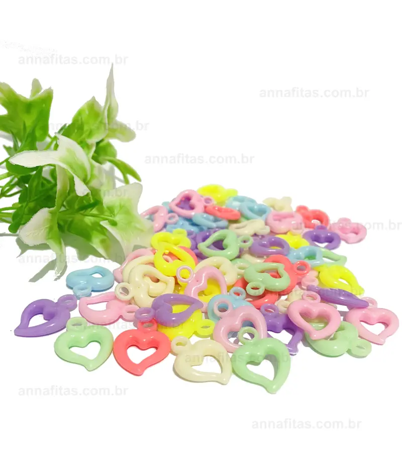 Pingente Coração colorido em acrílico de 15x20mm com 25g