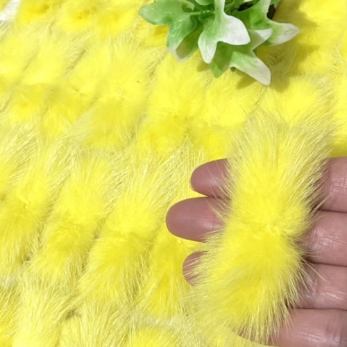 Pompom Bigode de Pelúcia