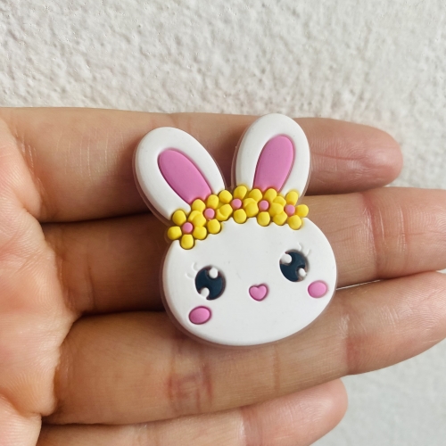 Aplique em Silicone Coelhinho da Páscoa Branco coroa Amarela 3,5x40mm Por unidade Ref- A4168