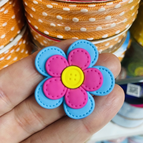 Aplique em Silicone JUNINO FLOR por Unidade de 3x2,4cm Ref- APJ3M