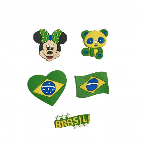 Kit Copa Apliques de Silicone do Brasil com 5 Unds Bandeira 3,9x2,9cm coração 4cm Minnie 3,9cm Urso 3,7cm Brasil 4,3x2,0cm Ref - KT5BR
